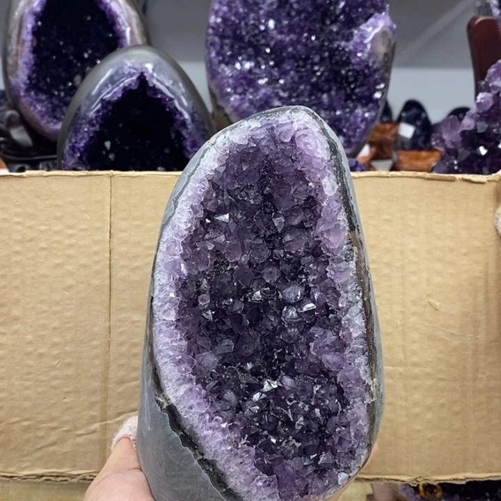 未镶嵌水晶大型摆件（非配饰）