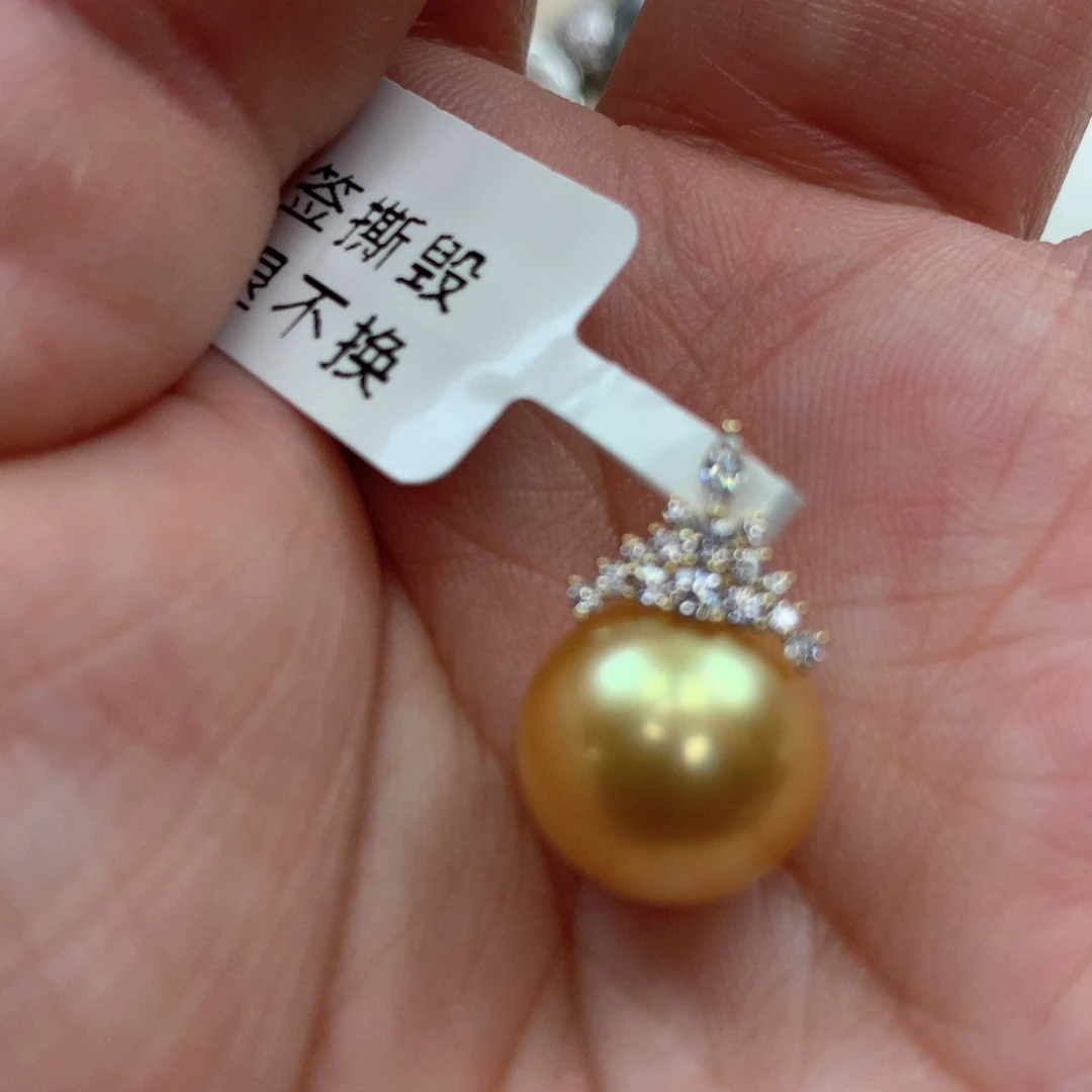颈饰18K金镶嵌海水珍珠
