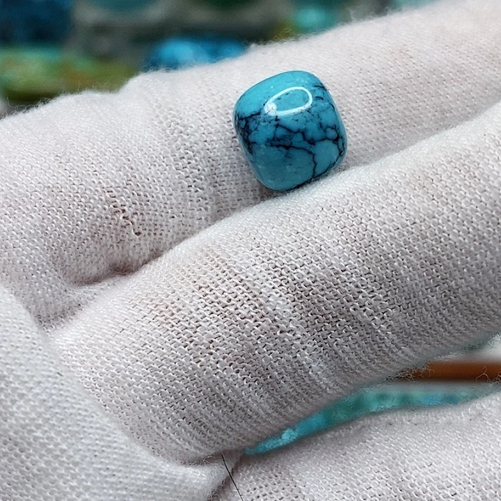 ＿***点绿松石未镶嵌天然原矿 地大质检