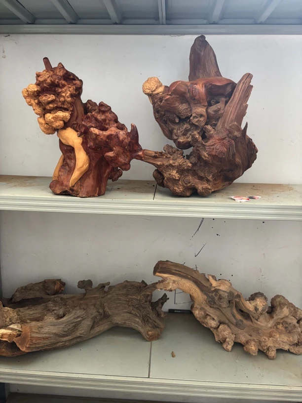 太行崖柏摆件雕刻 香料 瘤花。 成品笔筒