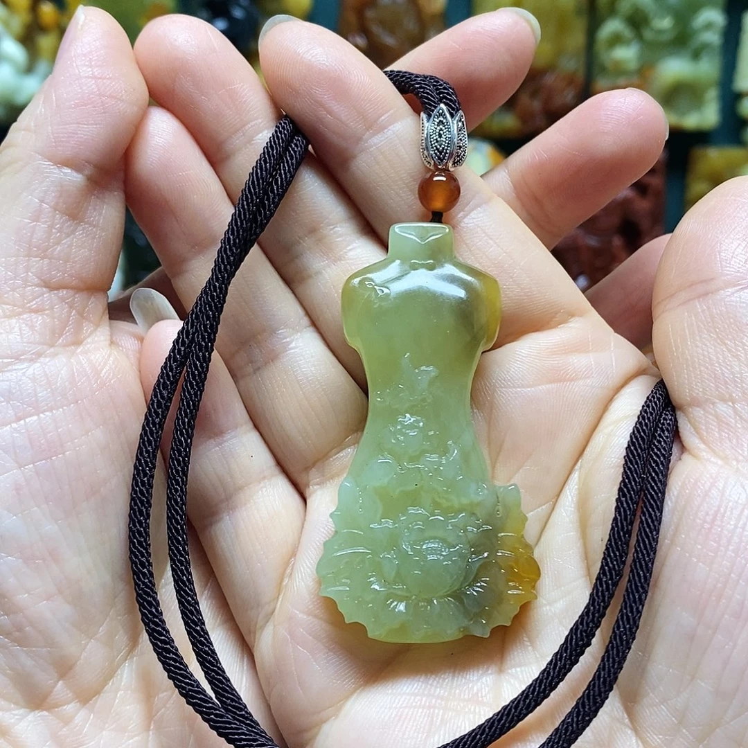 岫玉未镶嵌吊坠(赠链)