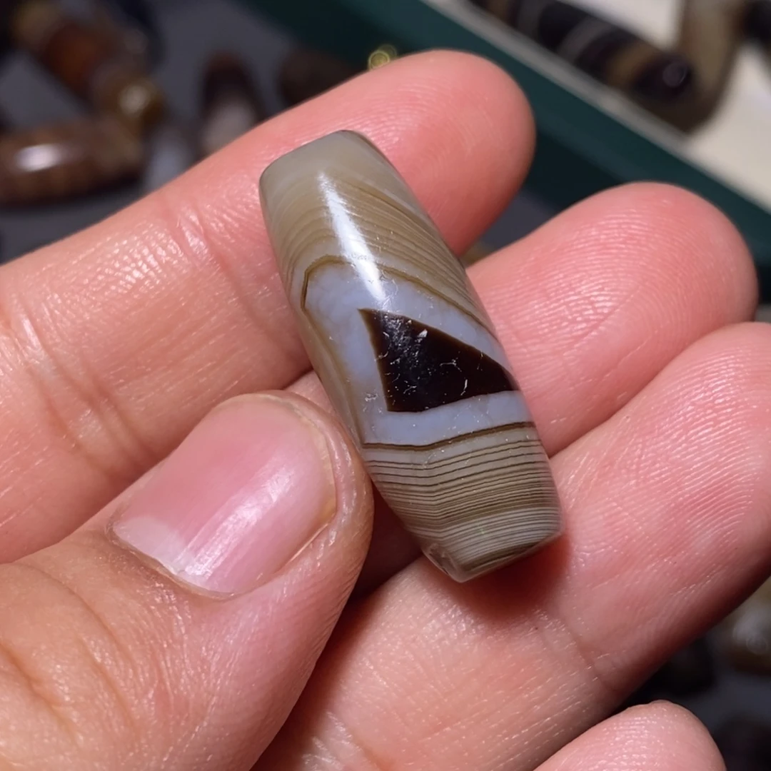 燃***里玛瑙/玉髓未镶嵌珠宝半成品