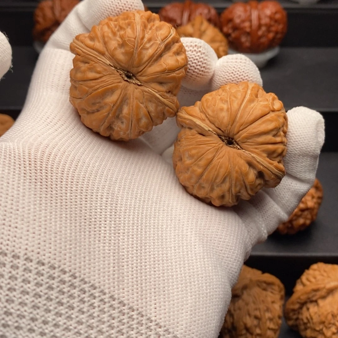 1***0文玩核桃把件44尺平谷元宝