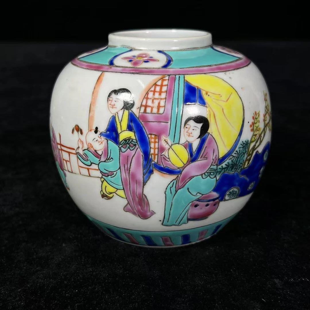 Lot20: 粉彩人物罐H：11.5cm/375.4g