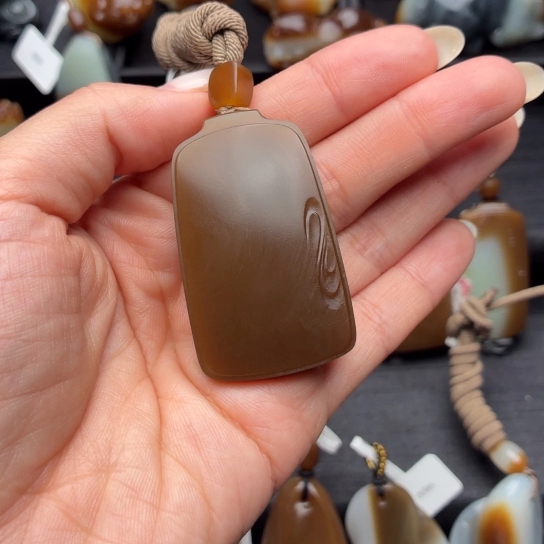 好***️和田玉未镶嵌颈饰