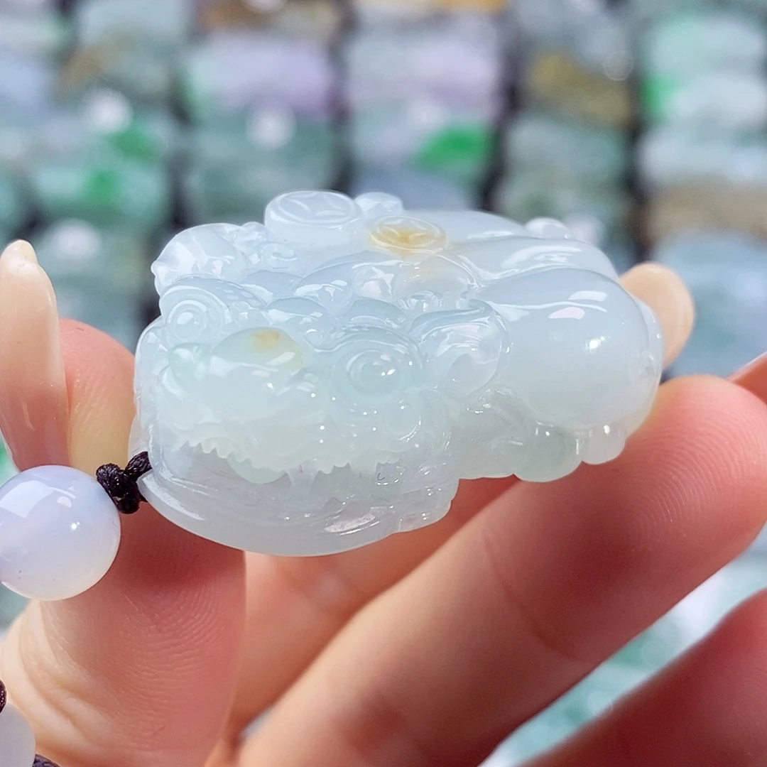 颈饰未镶嵌翡翠天然