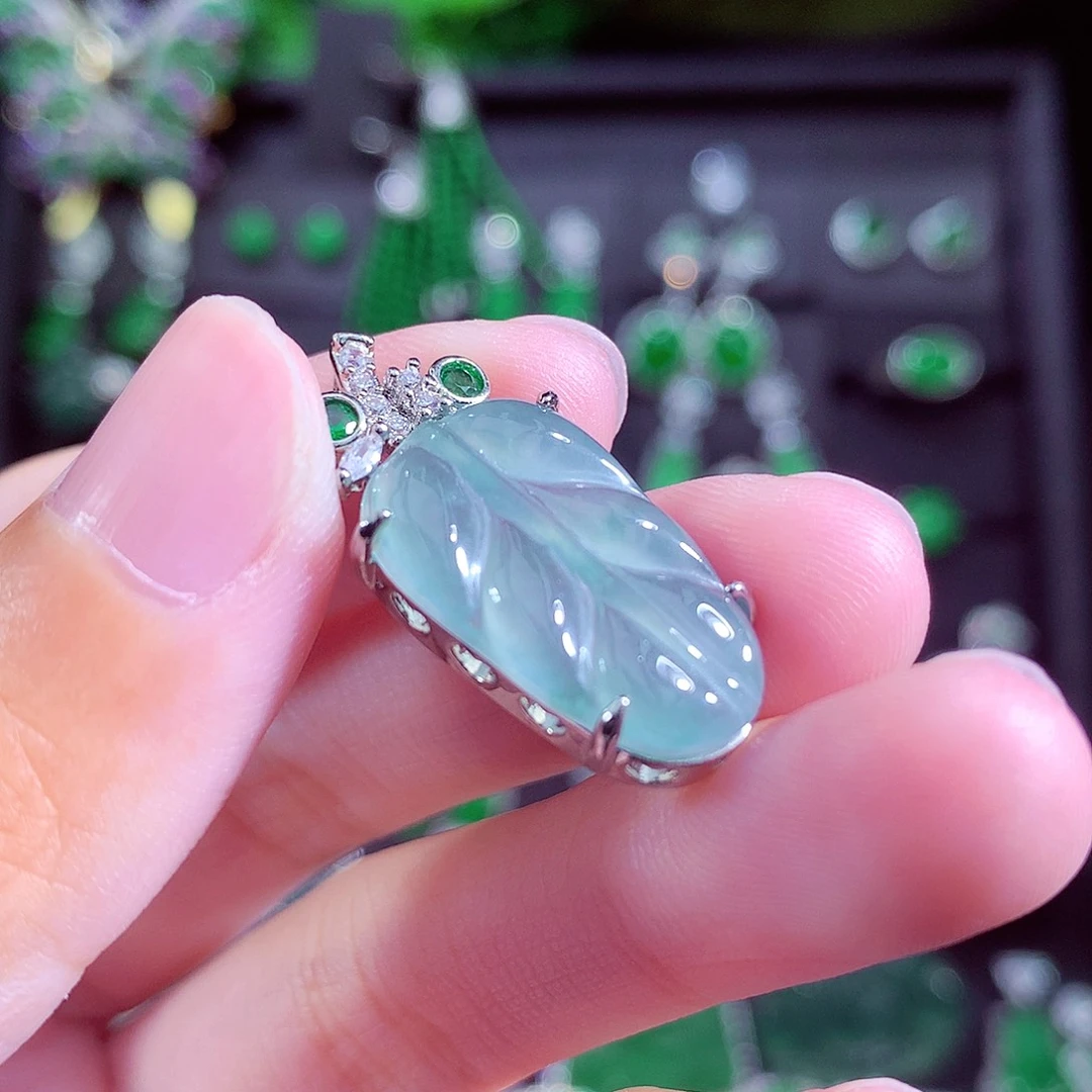 颈饰未镶嵌翡翠天然
