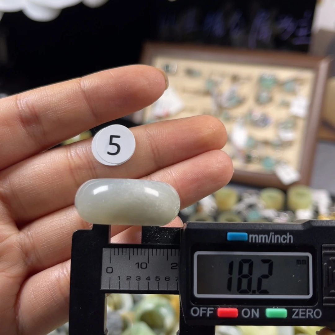 蛇纹石玉未镶嵌戒指