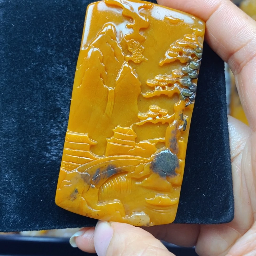 未镶嵌石英质玉（黄龙玉）颈饰