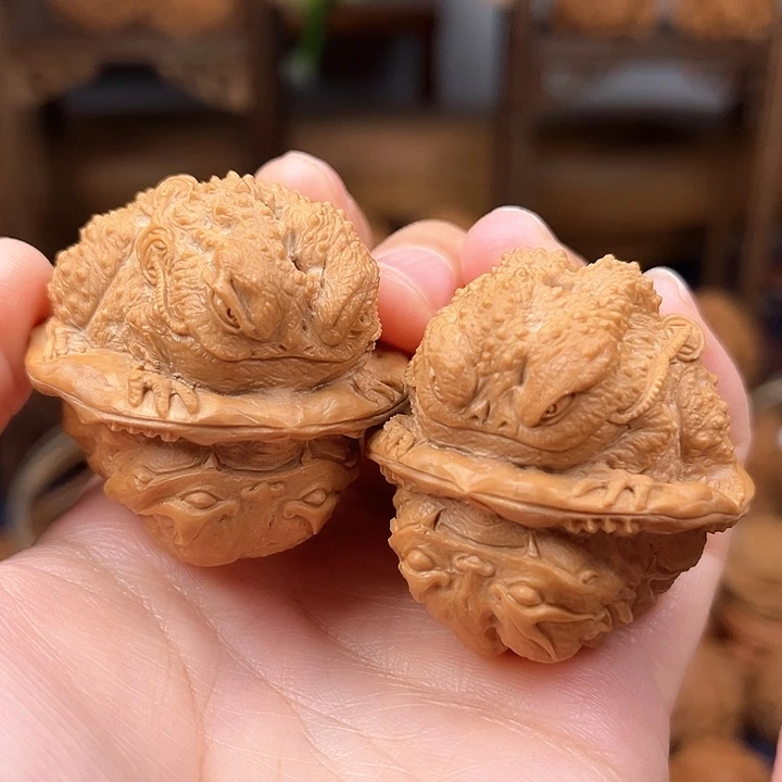 核桃把件貔貅金蟾买一送一，不退换