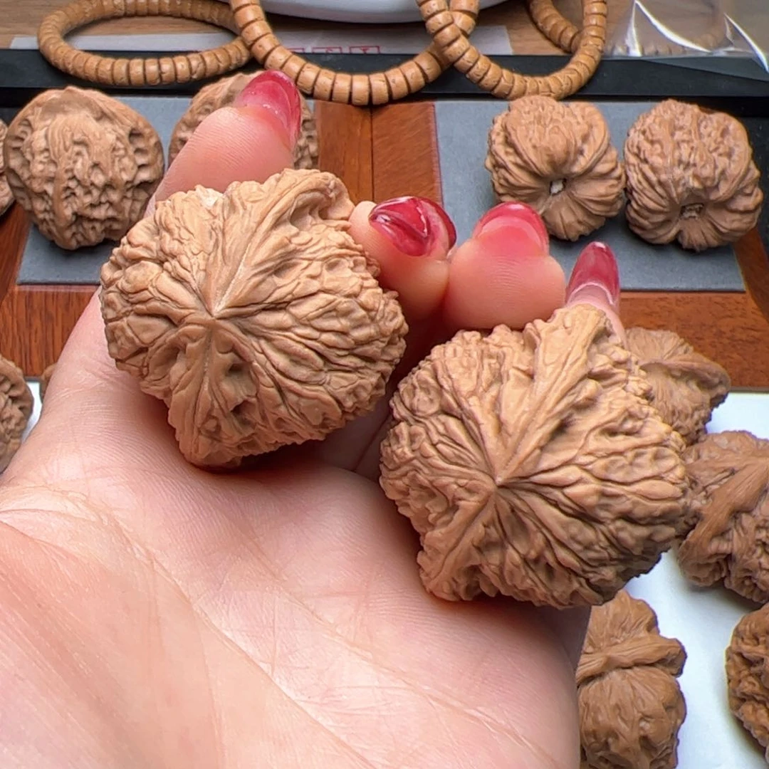 文玩核桃把件狮****玩南疆石40