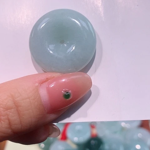 颈饰未镶嵌翡翠平安扣
