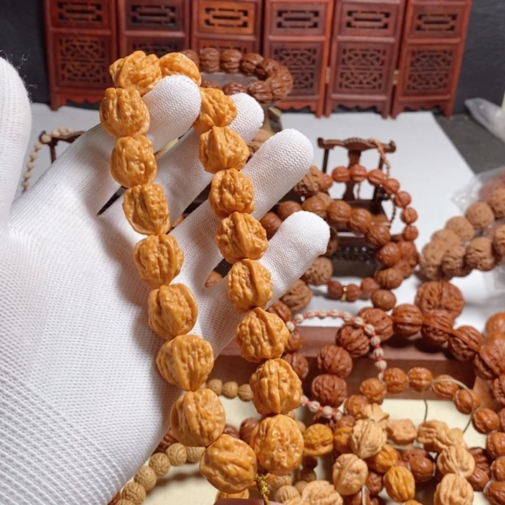 V***a吊坠文玩核桃尺寸16