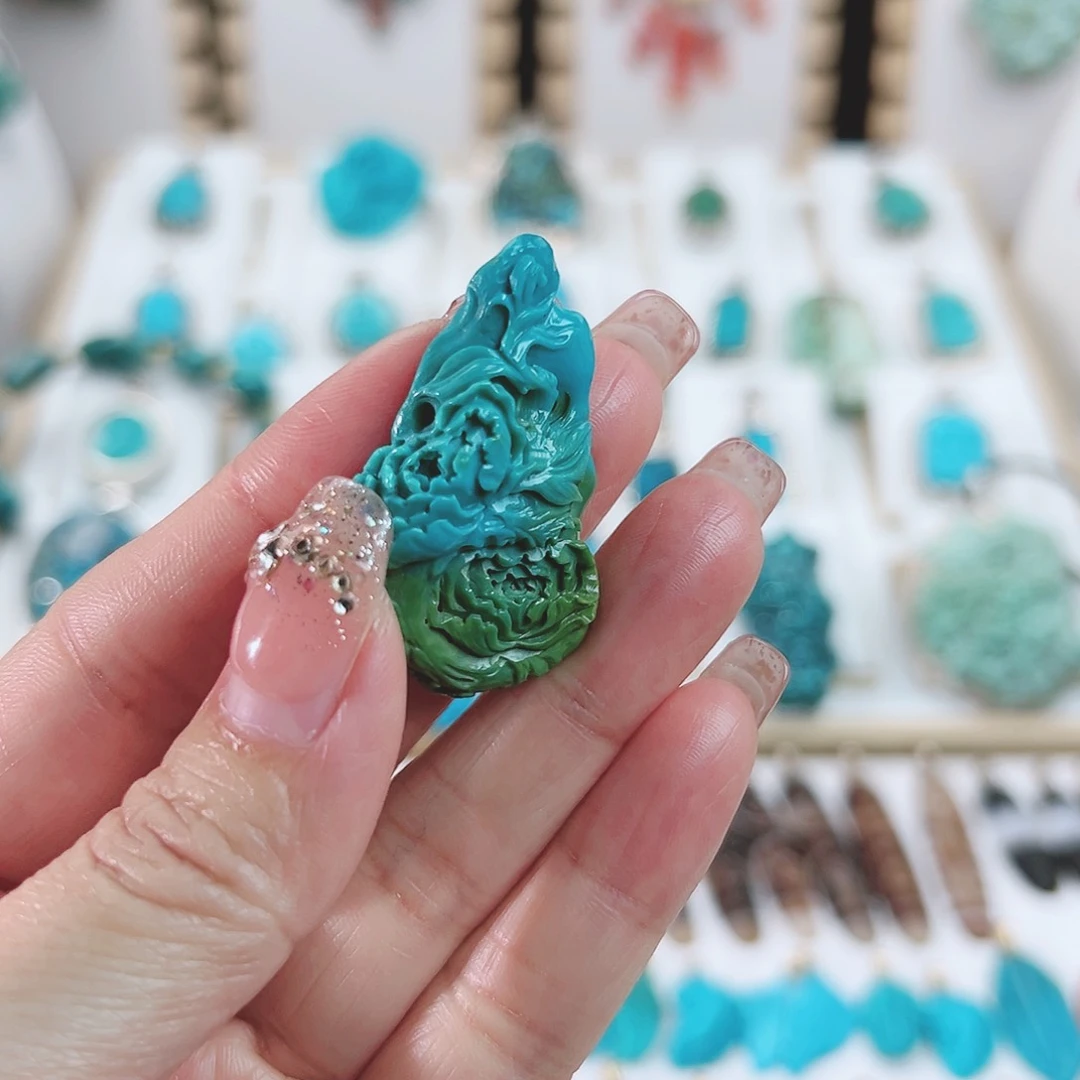 绿松石颈饰未镶嵌