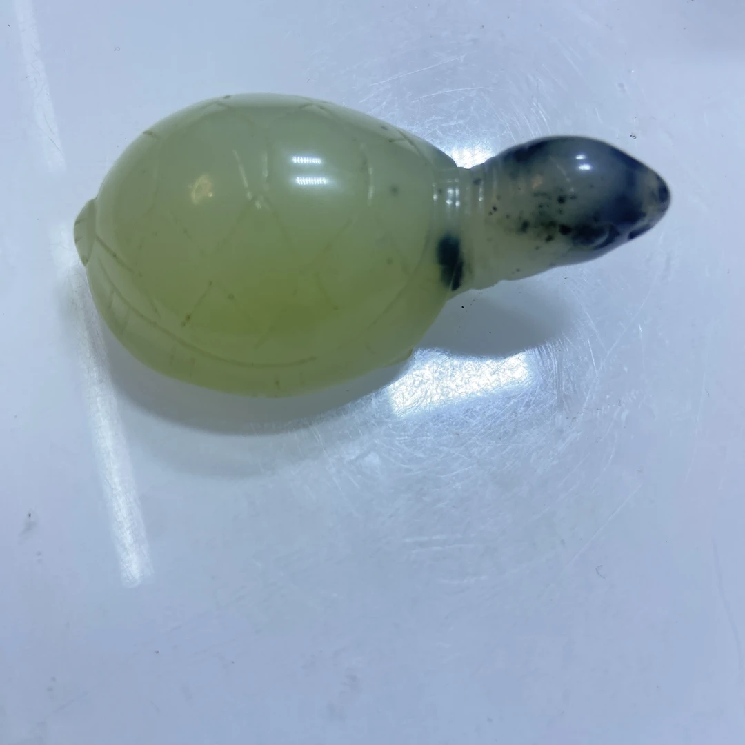 岫玉俏色巧雕水墨乌龟挂件手握茶宠时尚精致气质