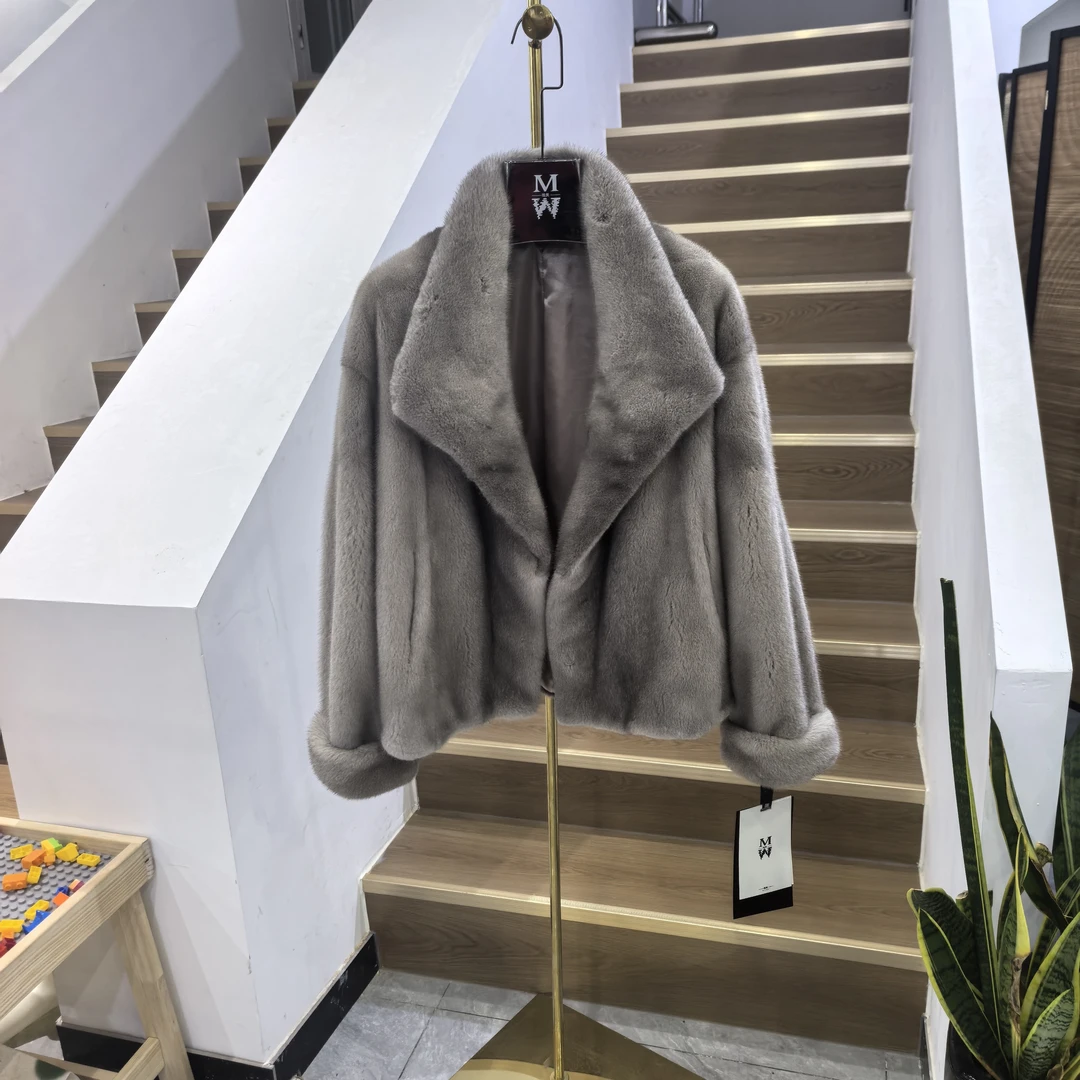 天鹅绒整貂立翻领挽袖时尚百搭减龄草外套女冬