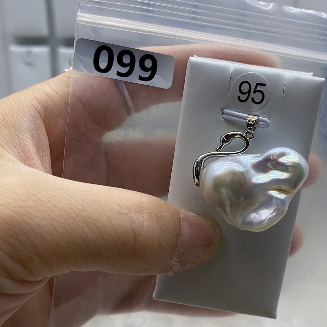 合金耳饰淡水珍珠
