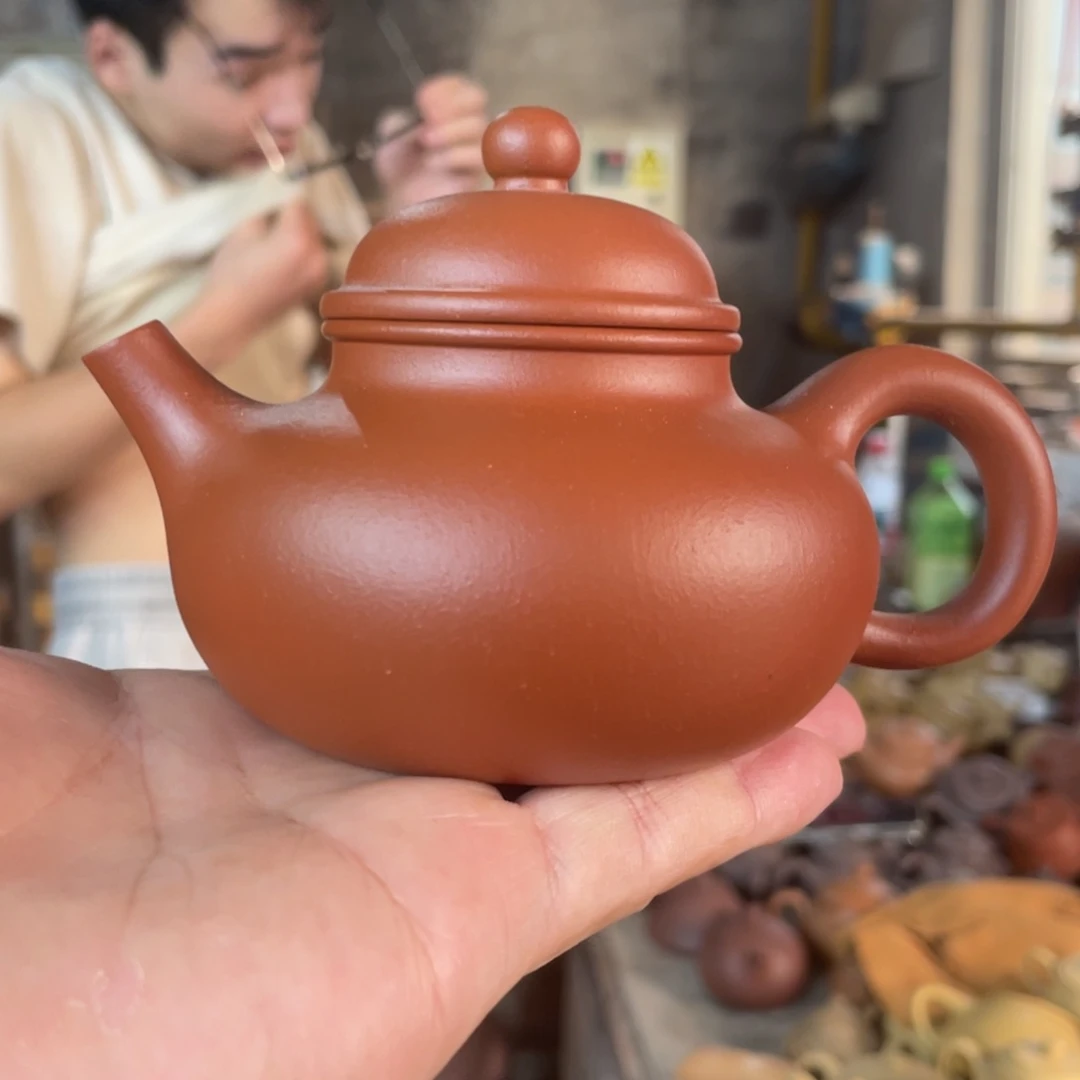 茶壶紫砂WH。 赵庄朱泥。 容天。 200CC
