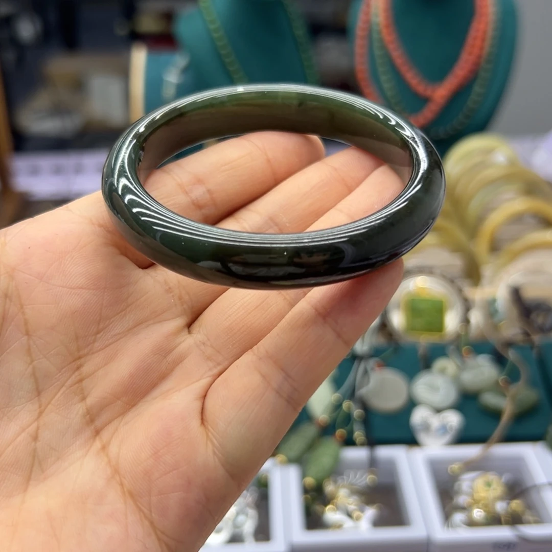 和田玉手镯未镶嵌58.2圈围1831