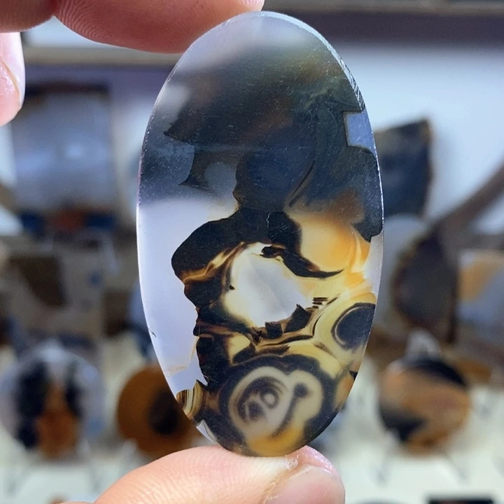 玛瑙/玉髓颈饰未镶嵌金*