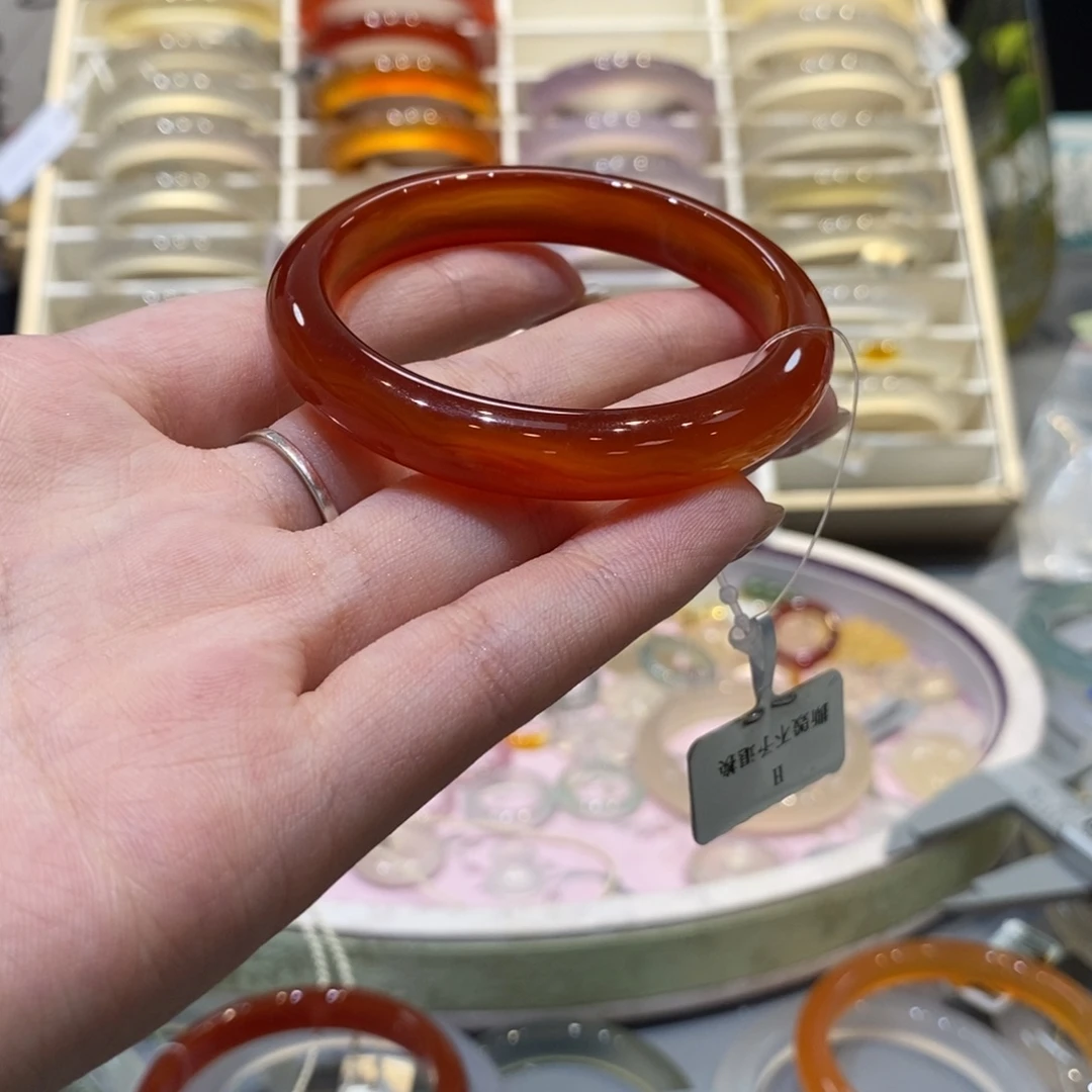 高***包玛瑙/玉髓未镶嵌手镯