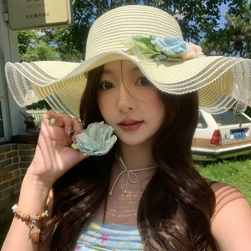 草帽女2025新款夏季手工花朵草编帽出游防晒帽子沙滩海边大帽檐