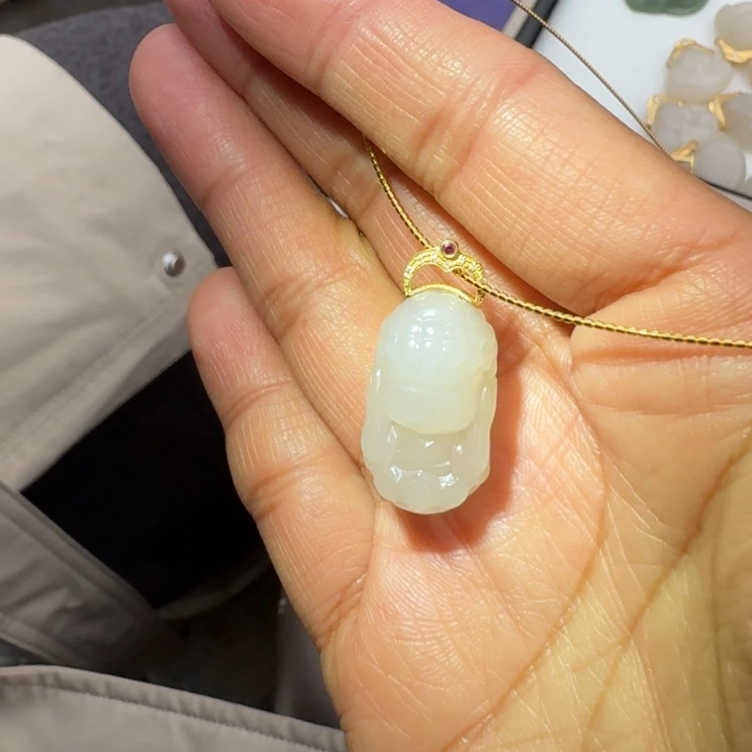 和田玉颈饰18K金镶嵌藕粉无相佛TZ多样性拍一发一