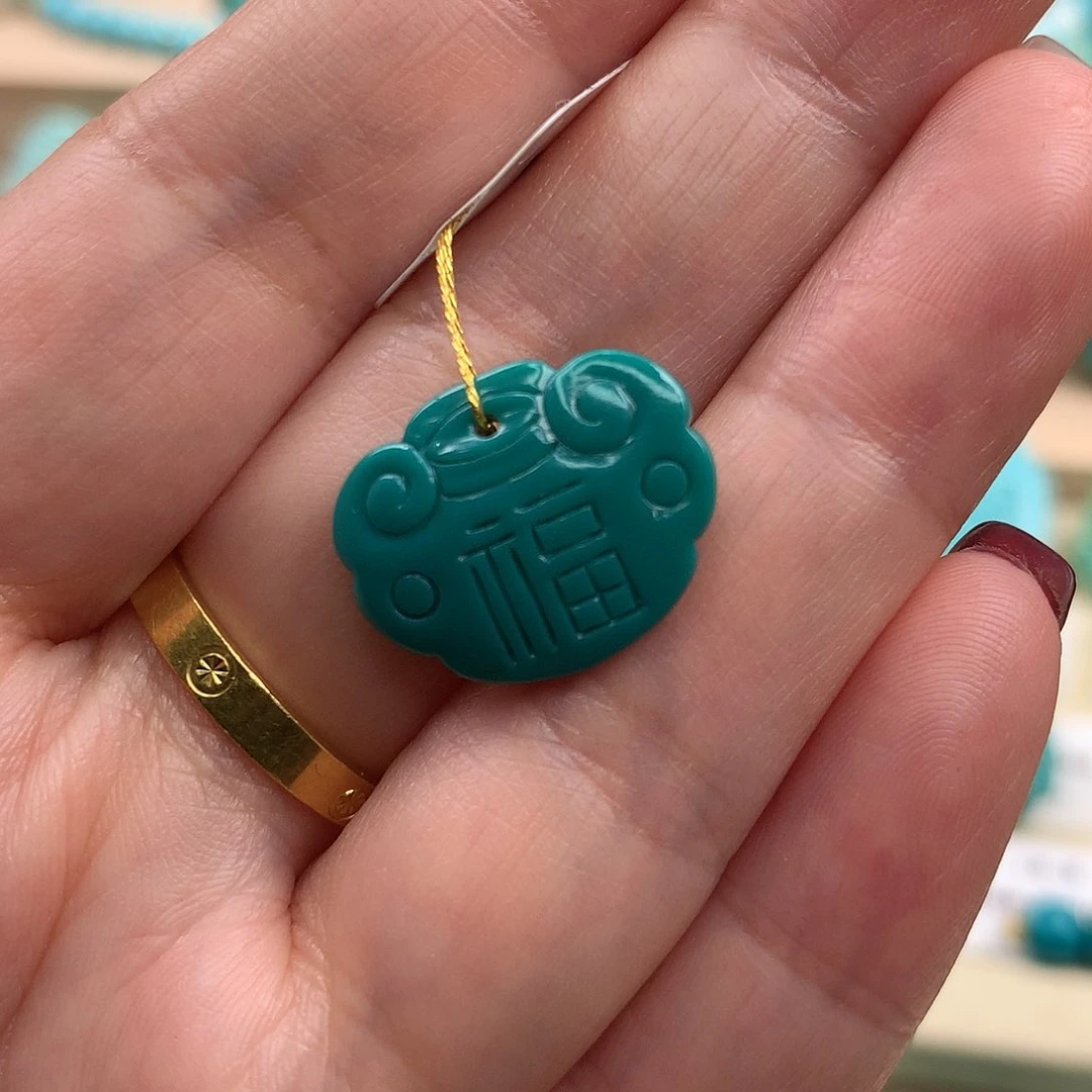 绿松石吊坠未镶嵌