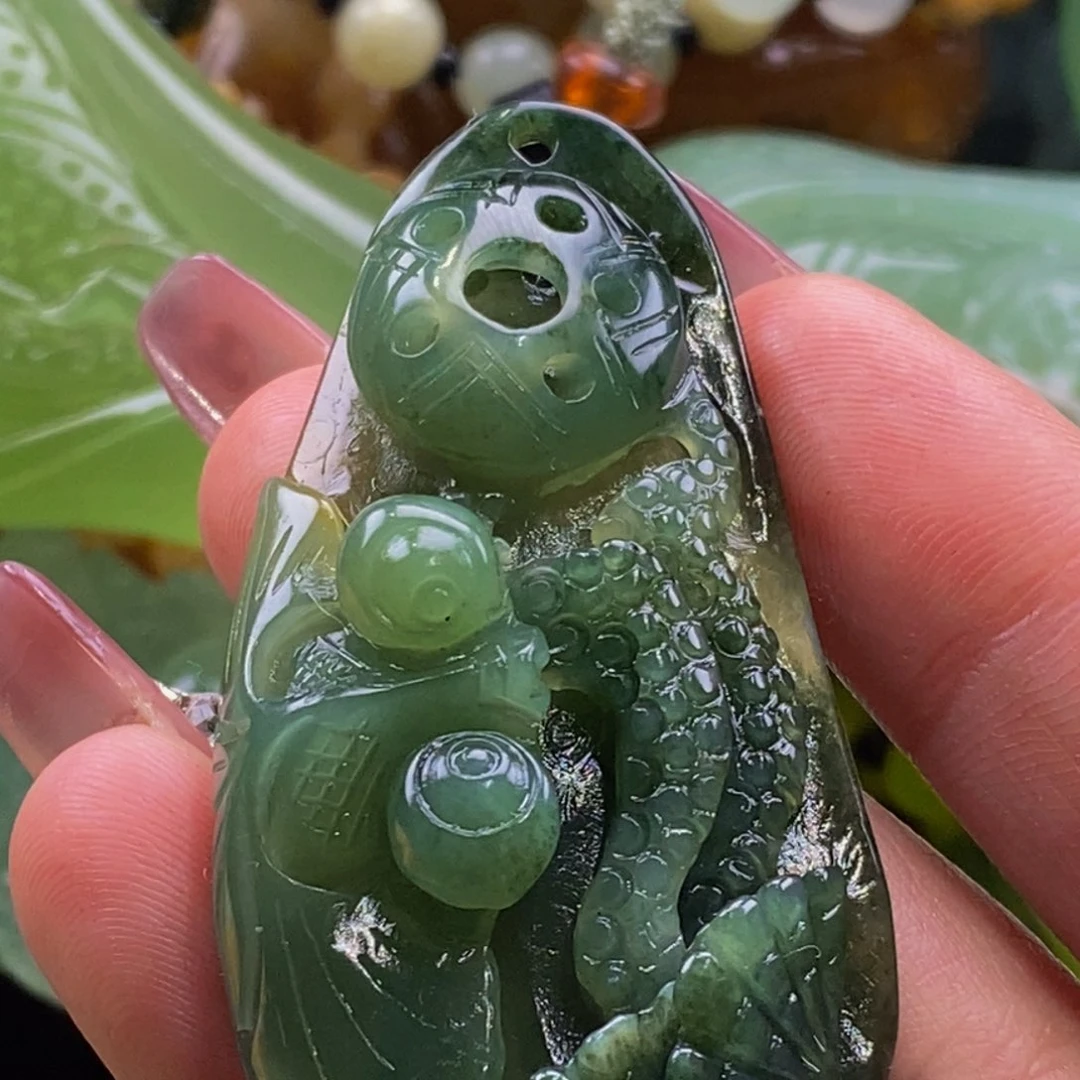 蛇纹石玉颈饰未镶嵌