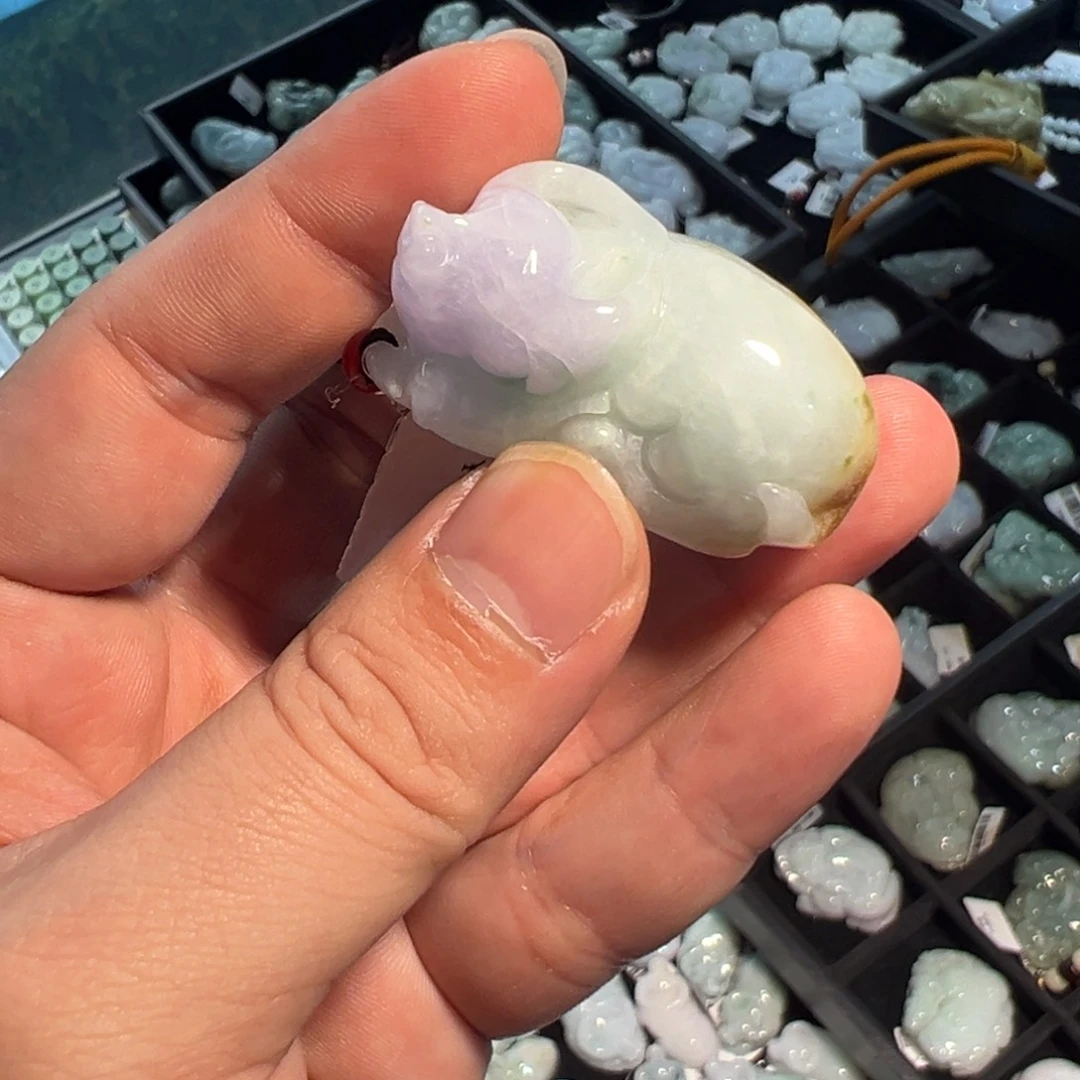 翡翠未镶嵌颈饰挂件