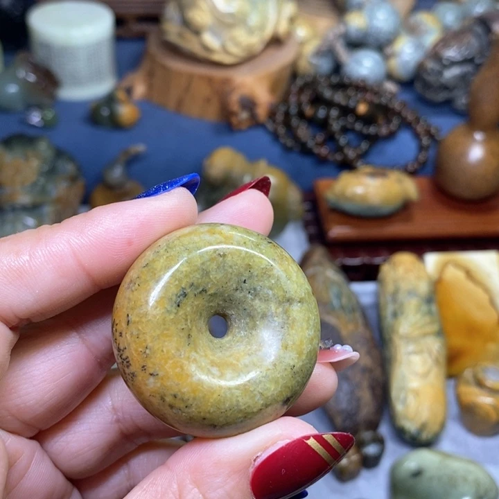 岫岩河磨玉（透闪石质玉）特价未镶嵌