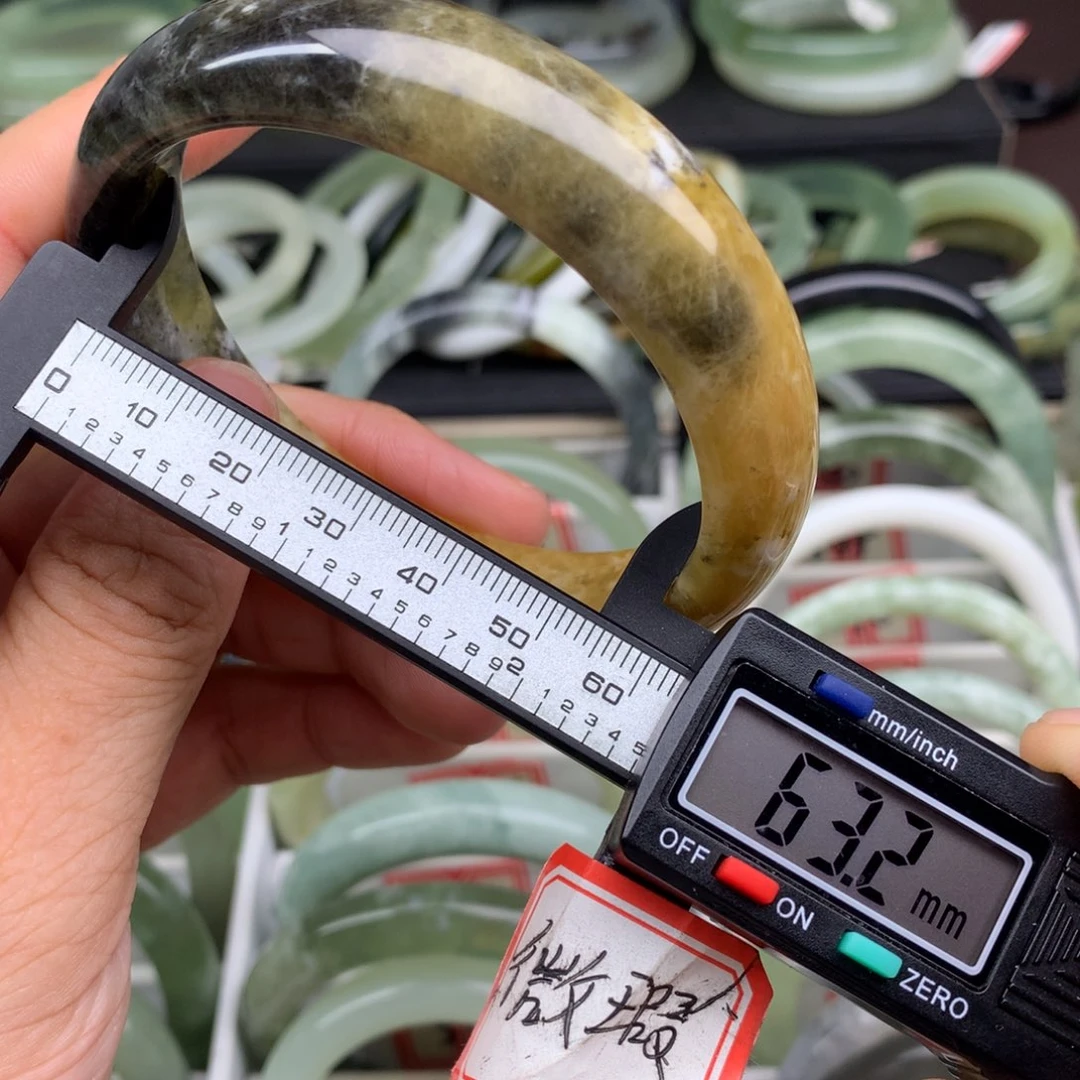 未镶嵌蛇纹石玉手镯538
