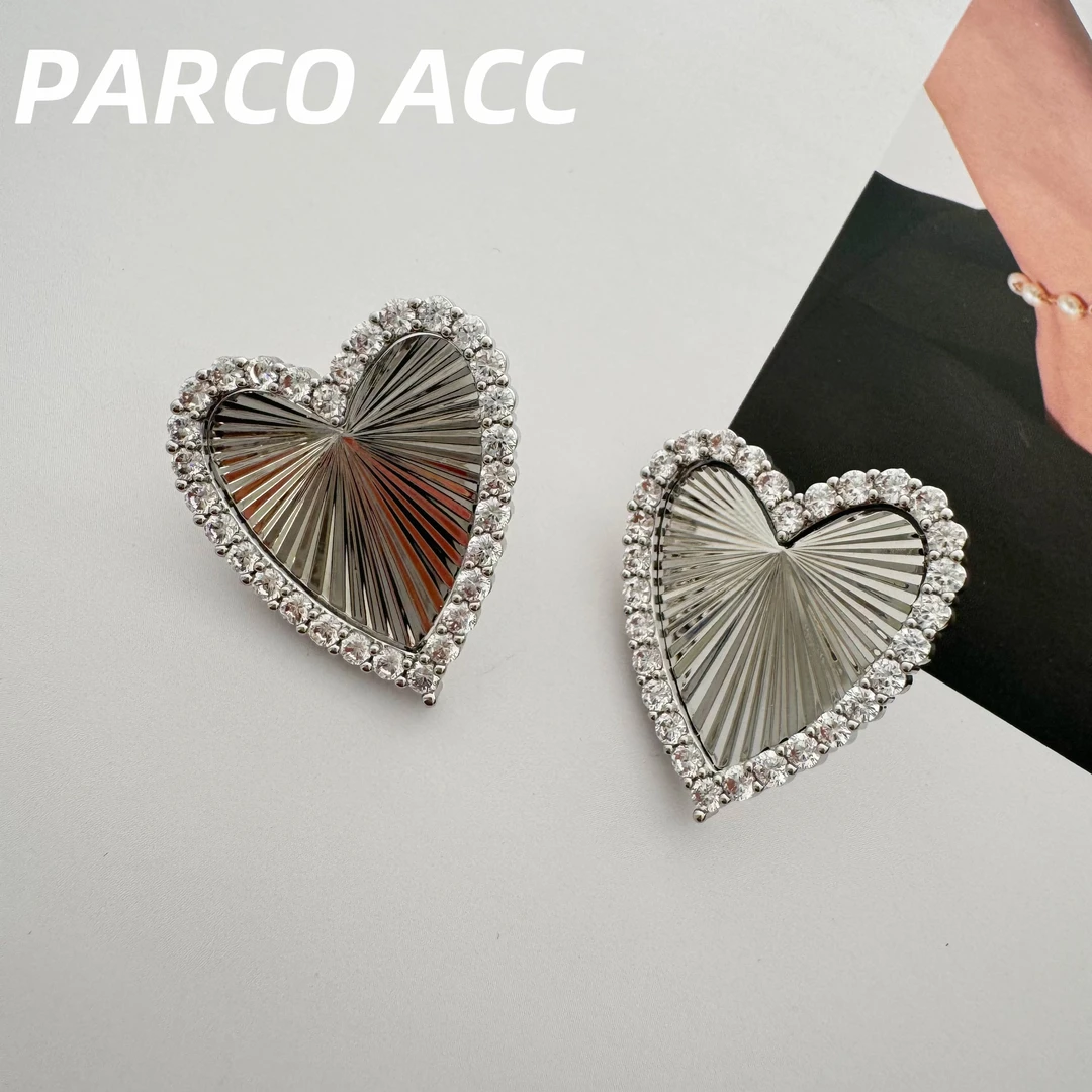 铜合金合成锆石耳饰 TE105 Marble leo 芭比波光爱心耳钉