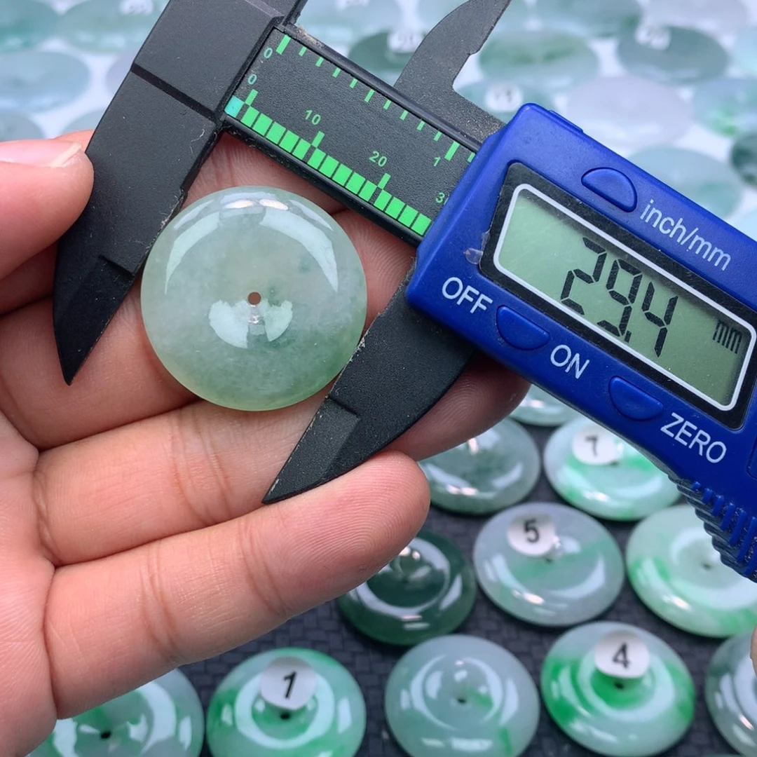 翡翠颈饰未镶嵌缅甸天然A货翡翠