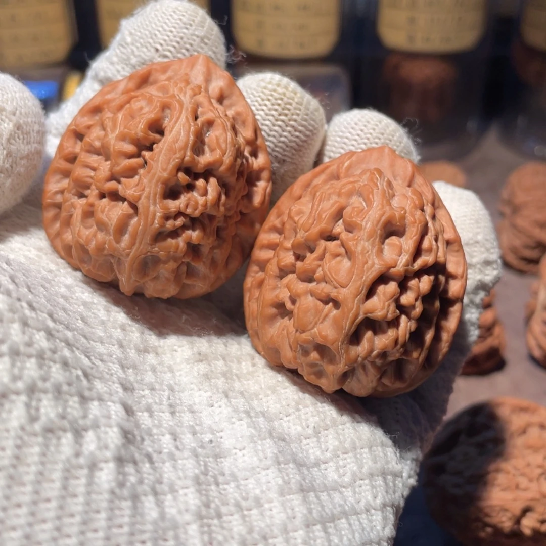 文玩核桃把件42洪锦鲤