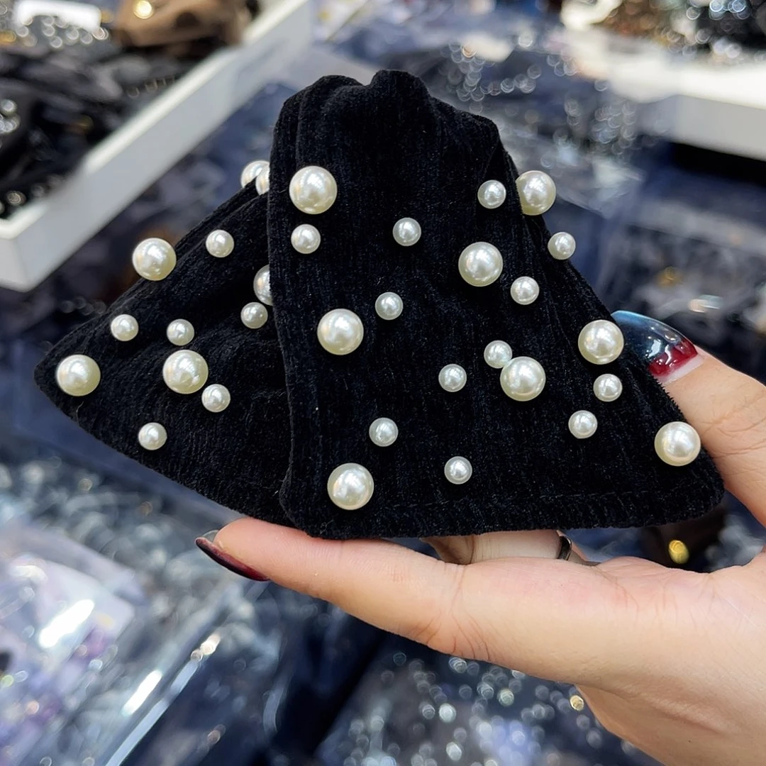 布艺非金属13 钉珠黑