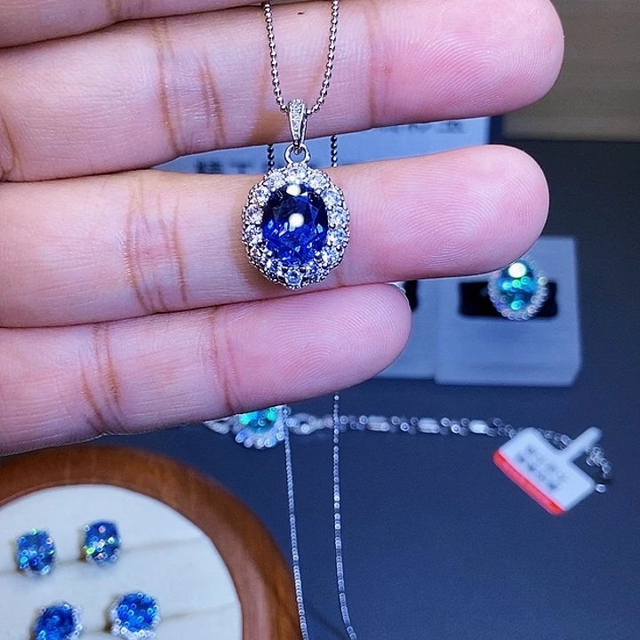 颈饰银S925镶嵌蓝宝石
