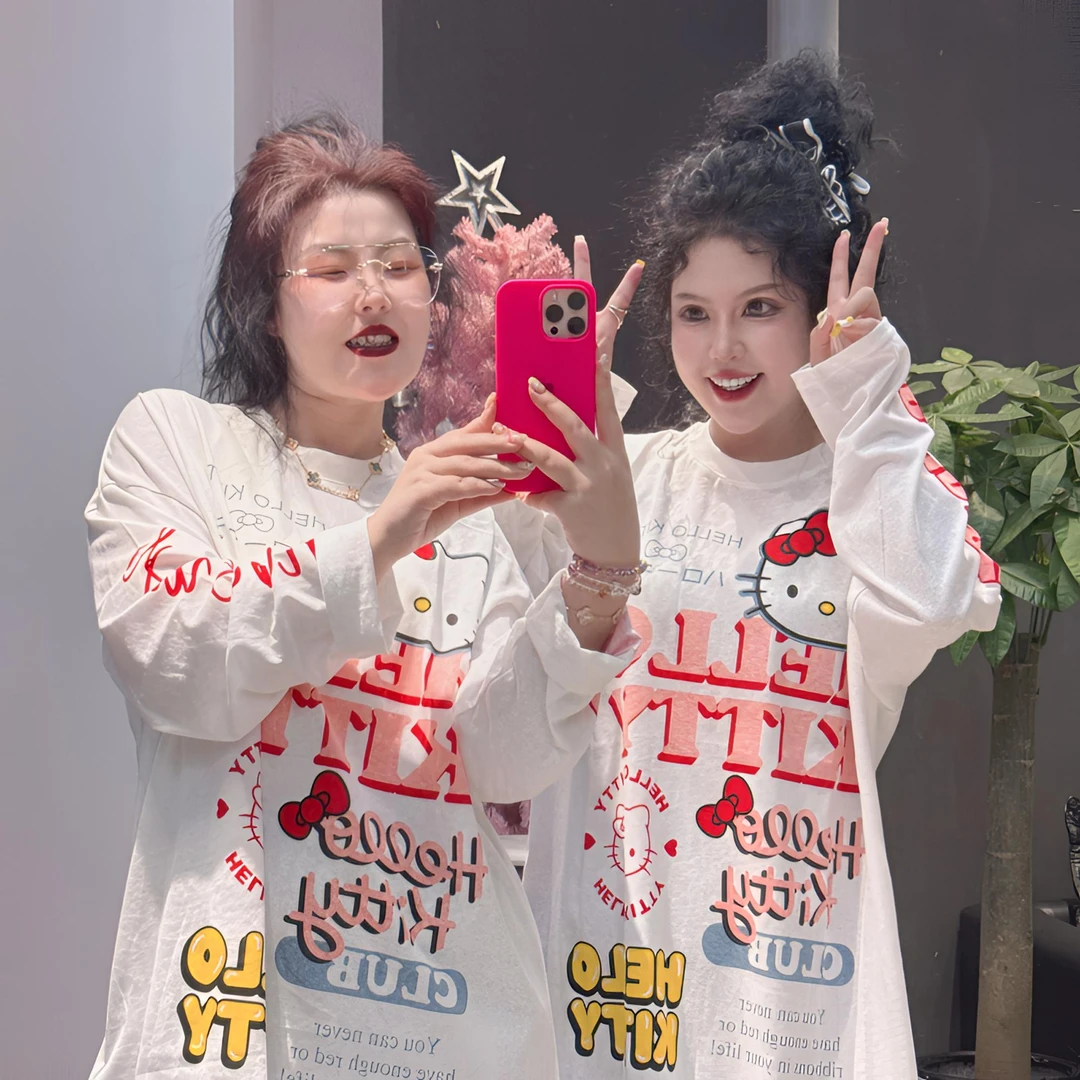 小园子身穿同款Kt猫