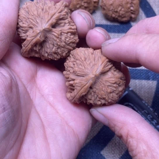 吊坠文玩核桃三角疆