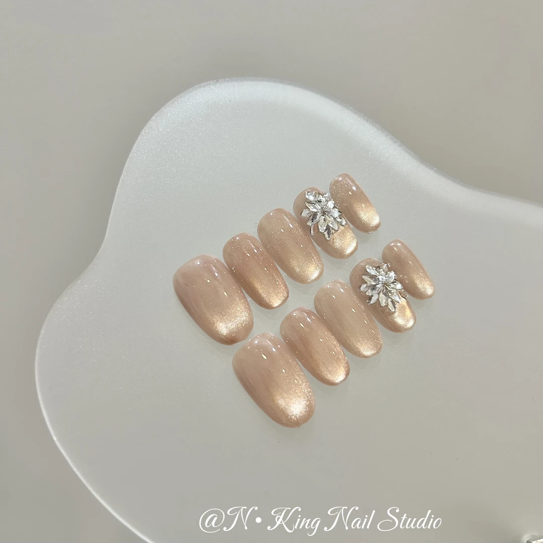 【星花灿烂】纯手工穿戴甲短款雪花堆钻爆闪猫眼气质百搭可拆卸美甲