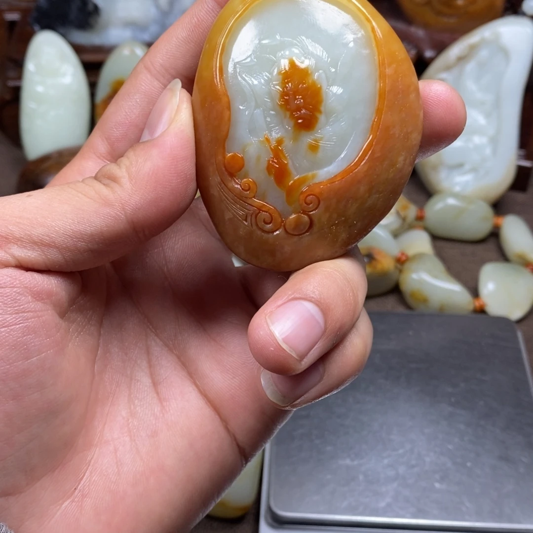 和田玉未镶嵌把件