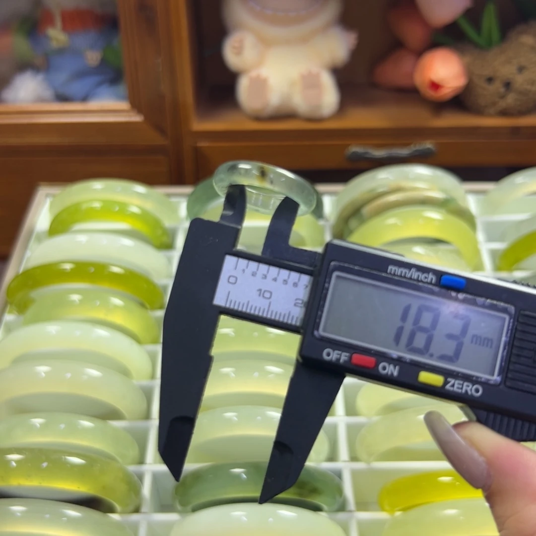 蛇纹石玉未镶嵌手镯90