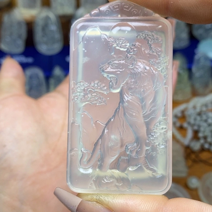 【闪购商品】蛇纹石玉颈饰未镶嵌