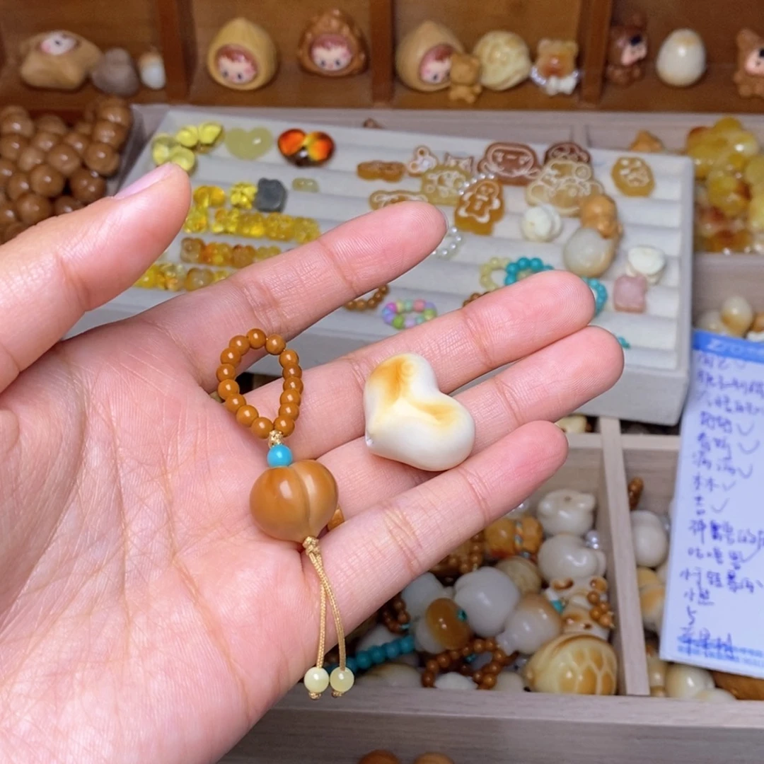 猴头核桃手串爱心，柯基屁桃提溜