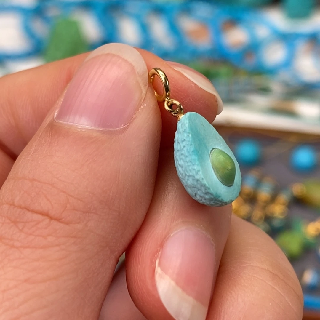 绿松石18K金镶嵌牛油果