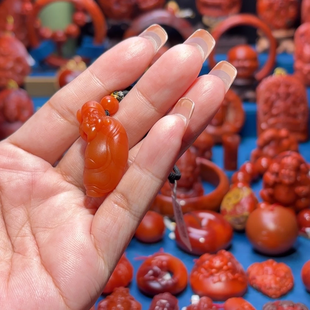 未镶嵌雕刻南红玛瑙