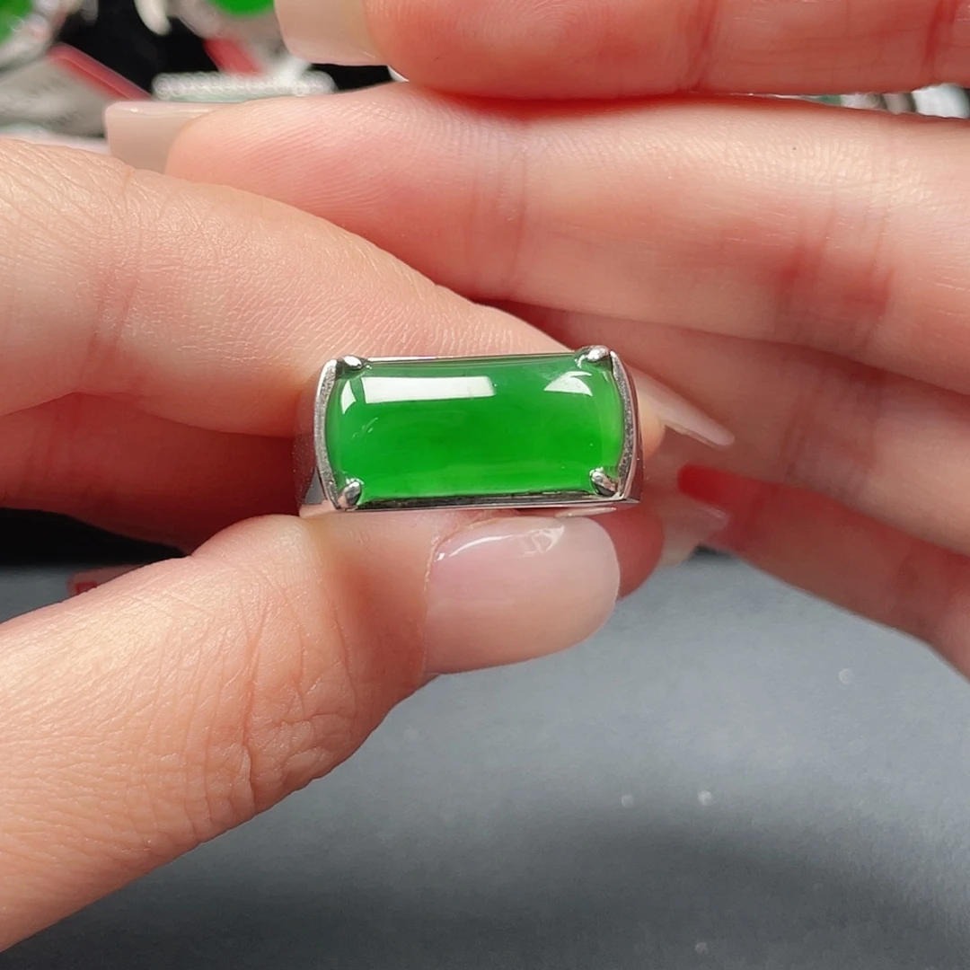 翡翠银S925镶嵌戒指没有运费险1900