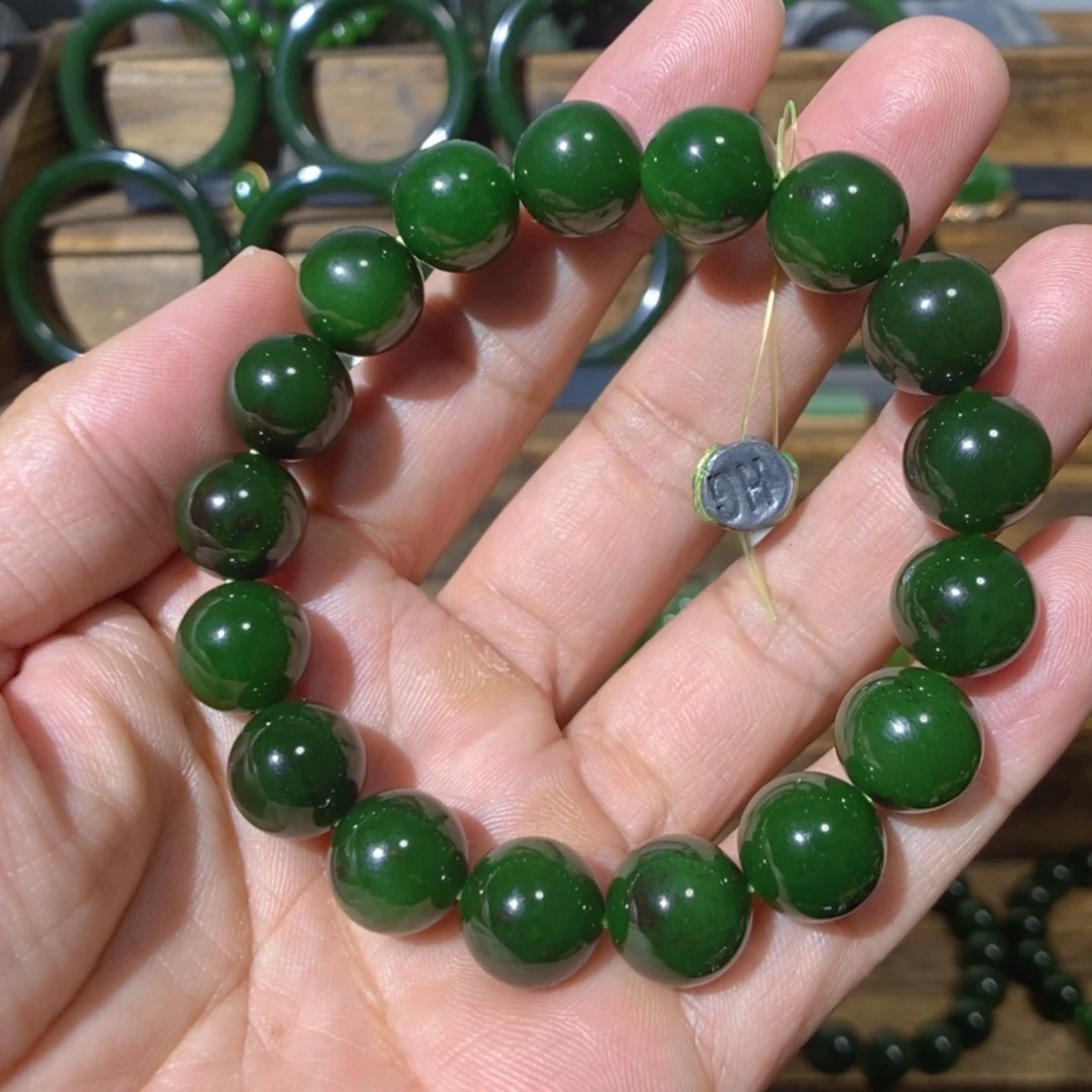 【闪购商品】吊坠(不含链)未镶嵌和田玉俄七红皮菠菜绿手串 12