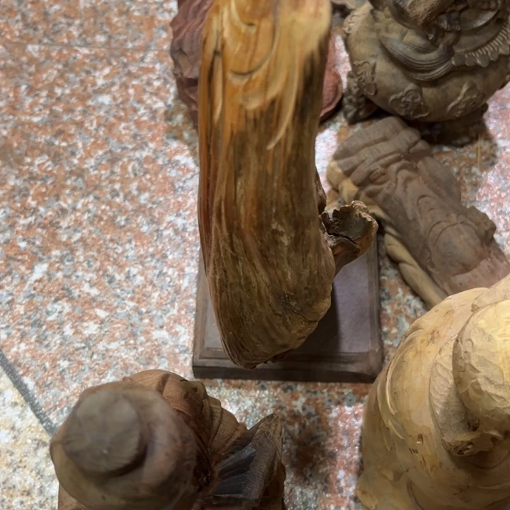 柏木（崖柏）明**月