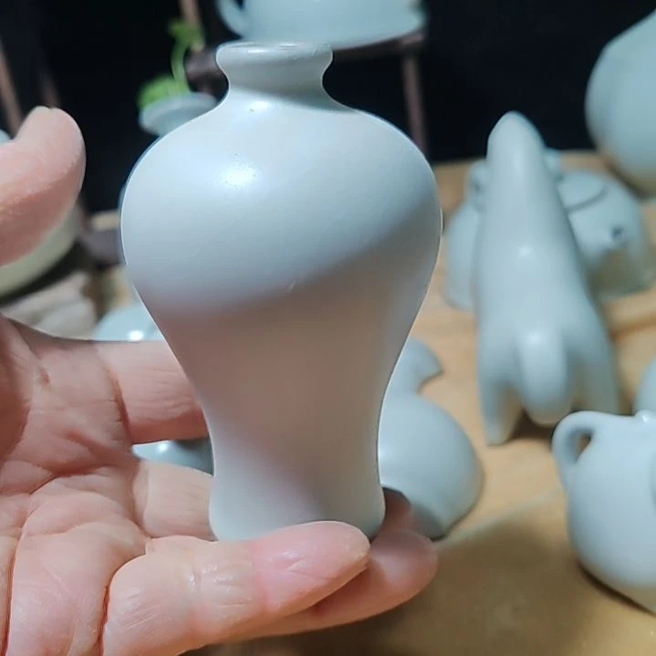 官瓷天青釉小花瓶